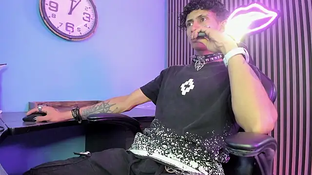 Snapshot of Maximoking26 chatting on 03/01/26, 04:14 Maximoking26 online show from 03/01/26, 04:14