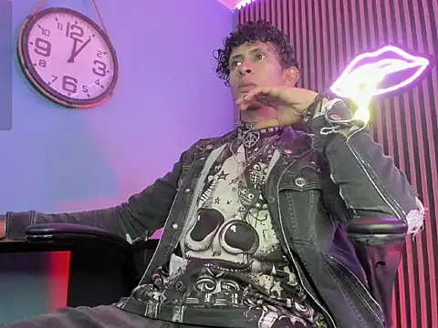 Snapshot of Maximoking26 chatting on 03/07/26, 04:42 Maximoking26 online show from 03/07/26, 04:42