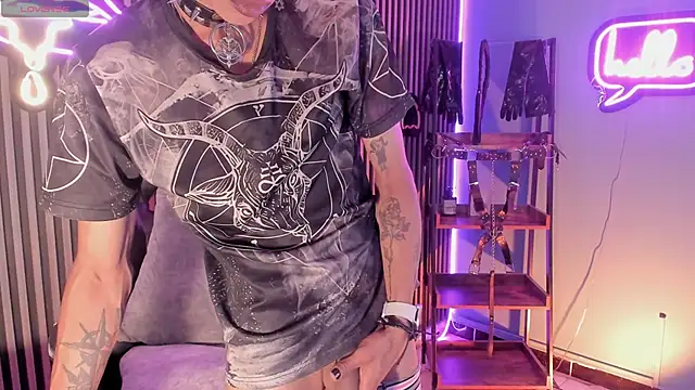 Snapshot of Maximoking26 chatting on 03/18/26, 01:42 Maximoking26 online show from 03/18/26, 01:42