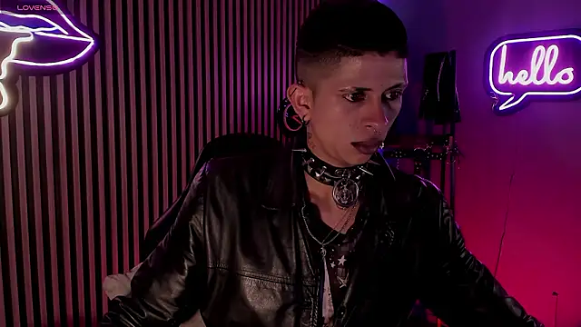 Snapshot of Maximoking26 chatting on 03/19/26, 01:53 Maximoking26 online show from 03/19/26, 01:53