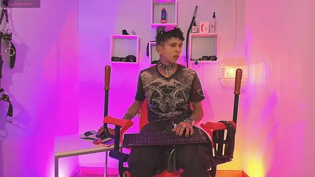 Maximoking26 online show from 06/11/26, 03:37