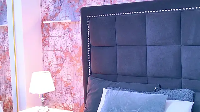 Raven Gloomy online show from 03/12/26, 12:22