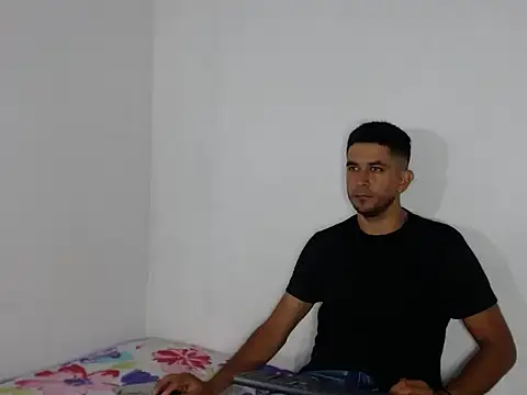 Snapshot of _Grasshopper chatting on 02/19/26, 01:29 Grasshopper online show from 02/19/26, 01:29