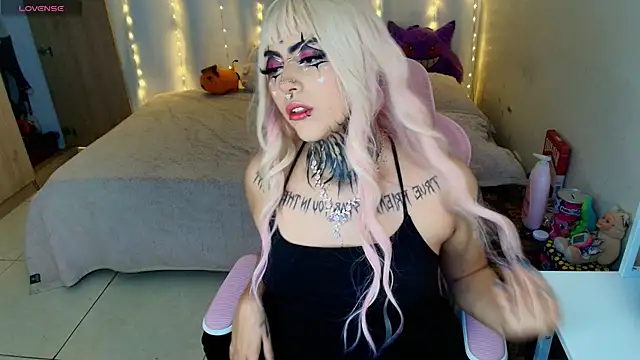 maliciaXpoison online show from 04/30/26, 11:42