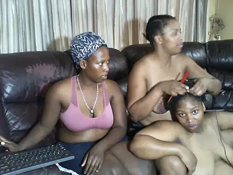 Sky-Diamond online show from 02/28/26, 07:42