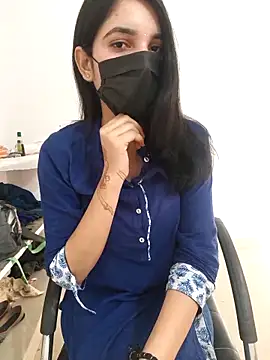 Snapshot of tanzum_khan3202 chatting on 03/18/26, 11:02 tanzum khan3202 online show from 03/18/26, 11:02