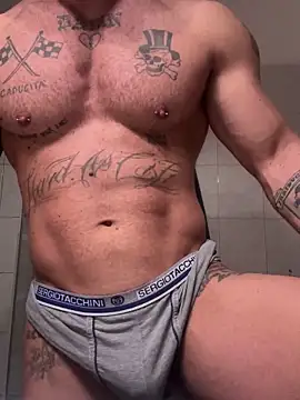 Snapshot of Tiziano94 chatting on 03/16/26, 12:53 Tiziano94 online show from 03/16/26, 12:53