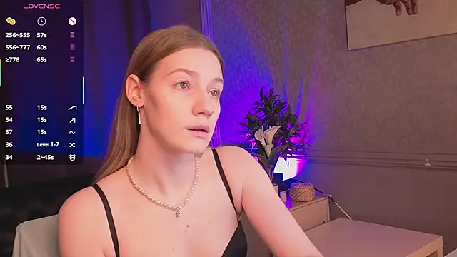 Snapshot of Vanessa__Lui chatting on 02/18/26, 03:41 Vanessa Lui online show from 02/18/26, 03:41