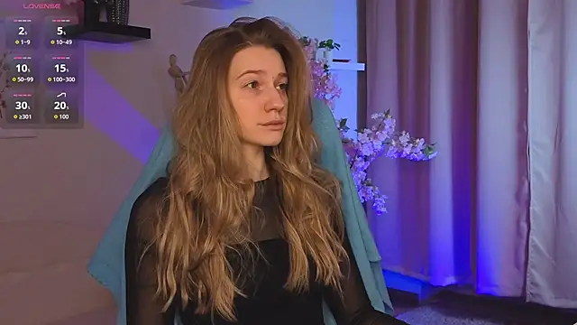 Snapshot of Vanessa__Lui chatting on 02/28/26, 04:08 Vanessa Lui online show from 02/28/26, 04:08