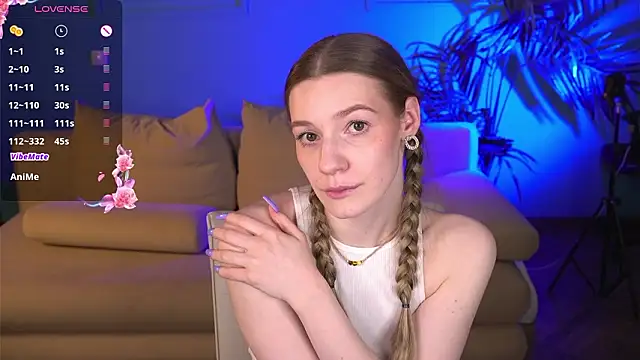 Snapshot of Vanessa__Lui chatting on 03/10/26, 06:24 Vanessa Lui online show from 03/10/26, 06:24