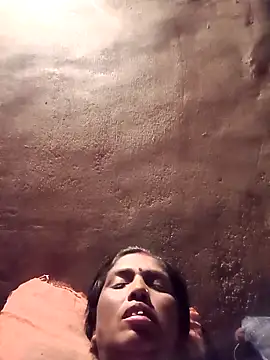 Snapshot of Hot_re83 chatting on 03/03/26, 10:48 Hot re83 online show from 03/03/26, 10:48