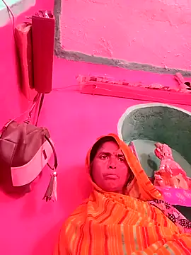 Snapshot of Hot_re83 chatting on 03/08/26, 02:04 Hot re83 online show from 03/08/26, 02:04