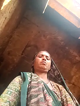 Snapshot of Hot_re83 chatting on 03/10/26, 11:04 Hot re83 online show from 03/10/26, 11:04