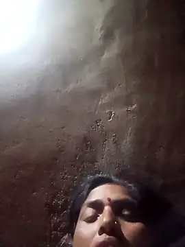 Snapshot of Hot_re83 chatting on 03/11/26, 10:49 Hot re83 online show from 03/11/26, 10:49