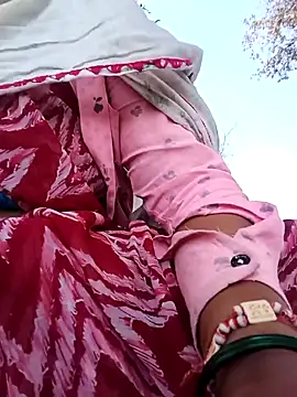 Snapshot of Hot_re83 chatting on 03/25/26, 05:35 Hot re83 online show from 03/25/26, 05:35