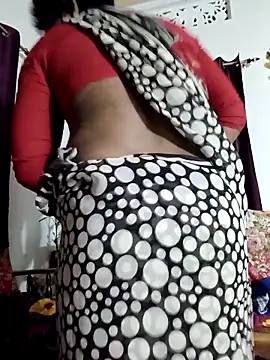 Snapshot of Amina___trans__sexy chatting on 04/10/26, 05:28 Amina trans sexy online show from 04/10/26, 05:28