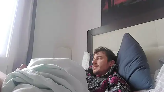Frenchloverboytoy online show from 07/12/26, 04:09