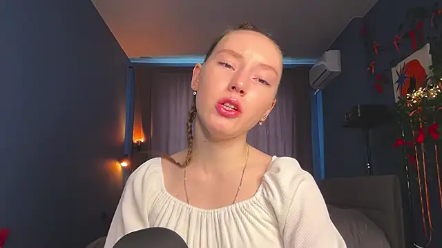 Snapshot of Anna_Kare chatting on 03/06/26, 01:29 Anna Kare online show from 03/06/26, 01:29