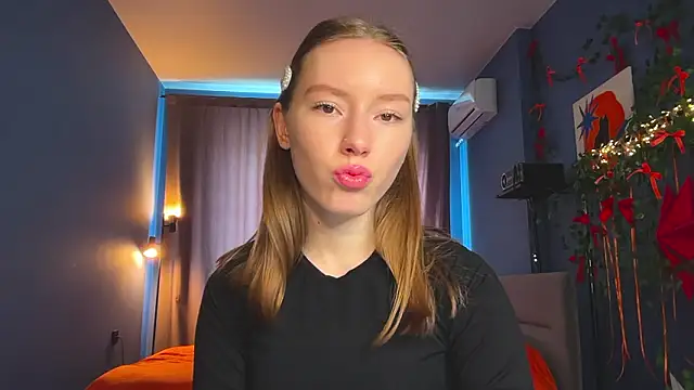 Snapshot of Anna_Kare chatting on 03/25/26, 07:25 Anna Kare online show from 03/25/26, 07:25