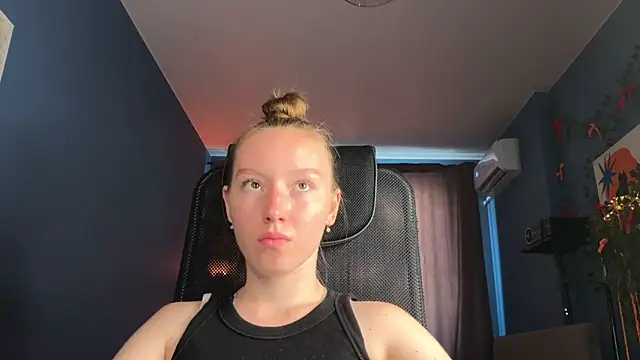 Snapshot of Anna_Kare chatting on 06/11/26, 12:03 Anna Kare online show from 06/11/26, 12:03
