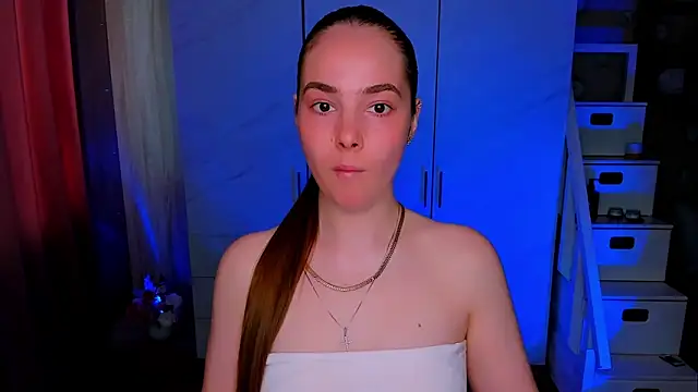 Maddy Wood  online show from 05/03/26, 10:54