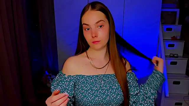 Maddy Wood  online show from 05/07/26, 01:49