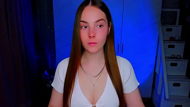 Maddy Wood  online show from 05/12/26, 02:36