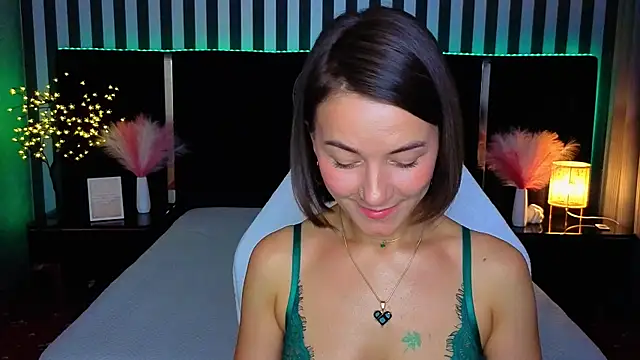 GracefulMichelle online show from 06/15/26, 07:16