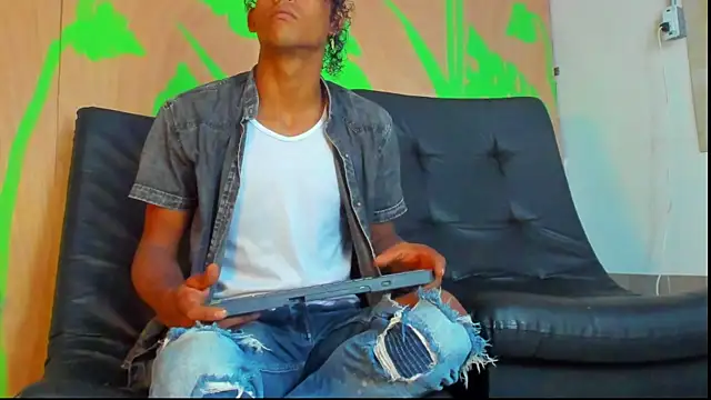 Snapshot of Ethan_Blazes chatting on 04/06/26, 01:01 Ethan Blazes online show from 04/06/26, 01:01