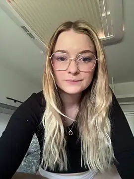 melanieTesss online show from 05/10/26, 07:57
