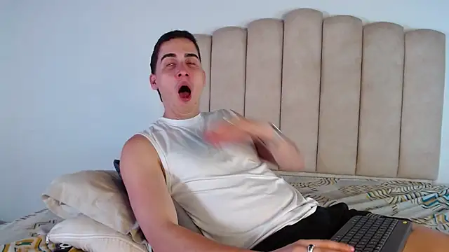ryanlevi1 online show from 03/11/26, 02:01
