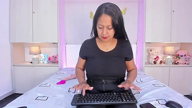 AllieBennet online show from 06/13/26, 04:27
