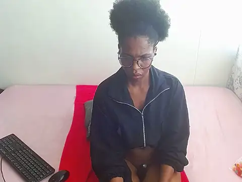 Snapshot of ChocoSlenderXXX chatting on 05/25/26, 05:13 ChocoSlenderXXX online show from 05/25/26, 05:13