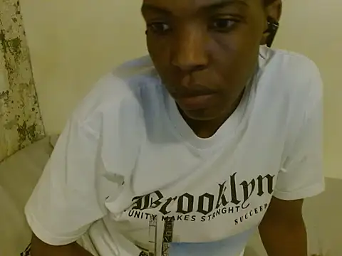 Snapshot of ChocoSlenderXXX chatting on 07/25/26, 04:37 ChocoSlenderXXX online show from 07/25/26, 04:37