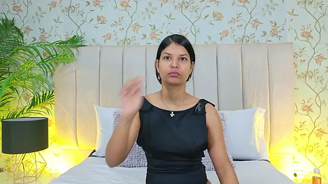 Snapshot of AnnaLoren_ chatting on 03/06/26, 12:01 AnnaLoren online show from 03/06/26, 12:01