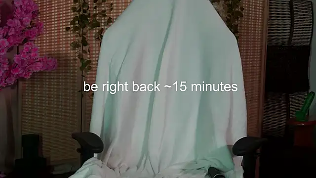 Snapshot of IzabellaOnes chatting on 03/02/26, 07:15 IzabellaOnes online show from 03/02/26, 07:15