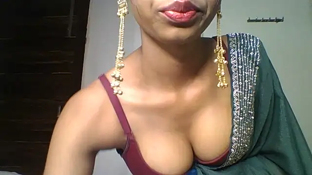 Snapshot of Rani1993 chatting on 07/14/26, 04:34 Rani1993 online show from 07/14/26, 04:34