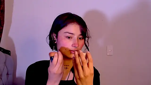 Snapshot of Lili__Clan chatting on 02/25/26, 01:32 Lili Clan online show from 02/25/26, 01:32