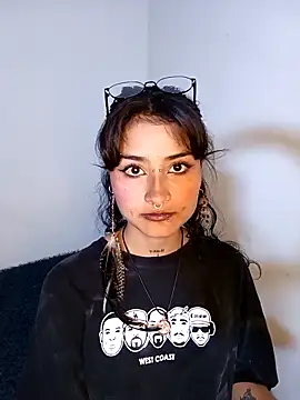 Snapshot of Lili__Clan chatting on 03/03/26, 06:14 Lili Clan online show from 03/03/26, 06:14