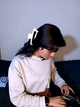 Snapshot of Lili__Clan chatting on 03/05/26, 11:23 Lili Clan online show from 03/05/26, 11:23