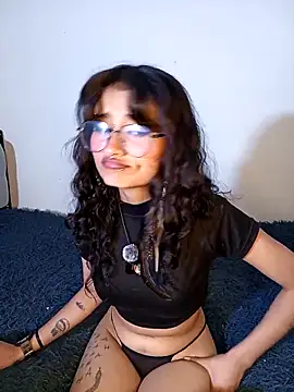 Snapshot of Lili__Clan chatting on 03/08/26, 02:26 Lili Clan online show from 03/08/26, 02:26