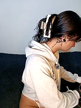 Snapshot of Lili__Clan chatting on 03/15/26, 08:15 Lili Clan online show from 03/15/26, 08:15