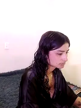 Snapshot of Lili__Clan chatting on 03/21/26, 04:21 Lili Clan online show from 03/21/26, 04:21