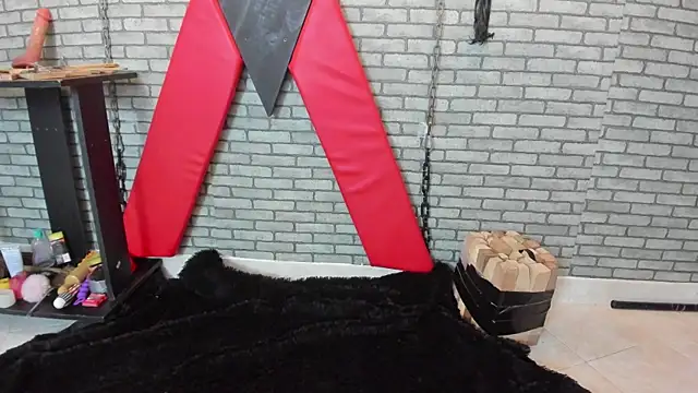 hillary bigbutt online show from 06/26/26, 11:03