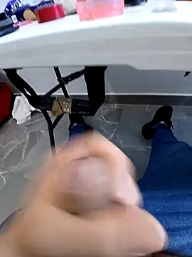 Snapshot of Chanwir32 chatting on 03/06/26, 04:03 Chanwir32 online show from 03/06/26, 04:03