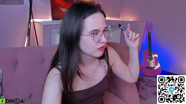 Snapshot of leylamirage chatting on 03/03/26, 12:33 leylamirage online show from 03/03/26, 12:33