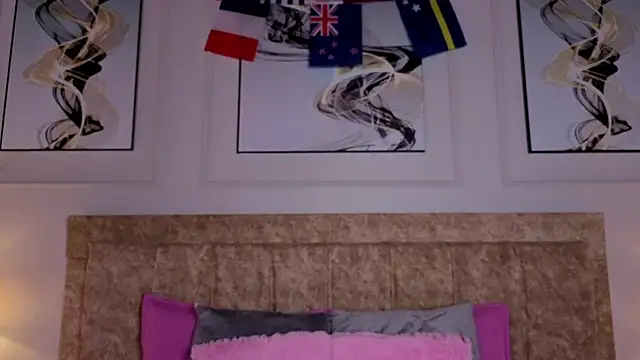 zoe moon   online show from 06/18/26, 11:14