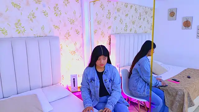 Khloe Moon online show from 04/26/26, 12:14