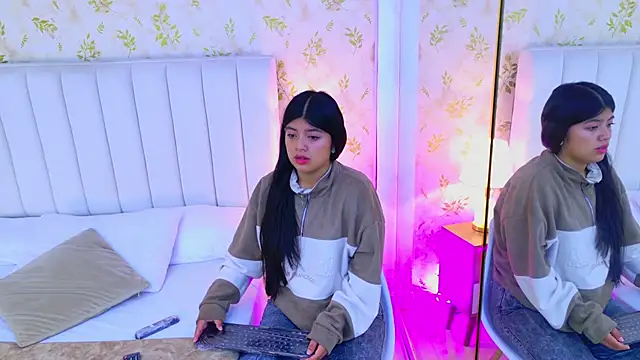 Khloe Moon online show from 04/29/26, 12:20