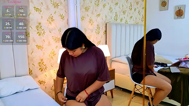 Khloe Moon online show from 05/12/26, 12:24